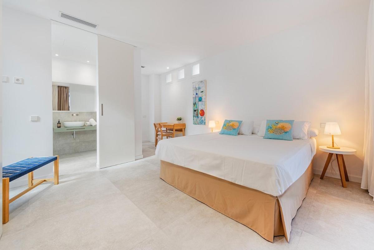 Villamar - Stunning Beachfront With Private Pool Holiday home