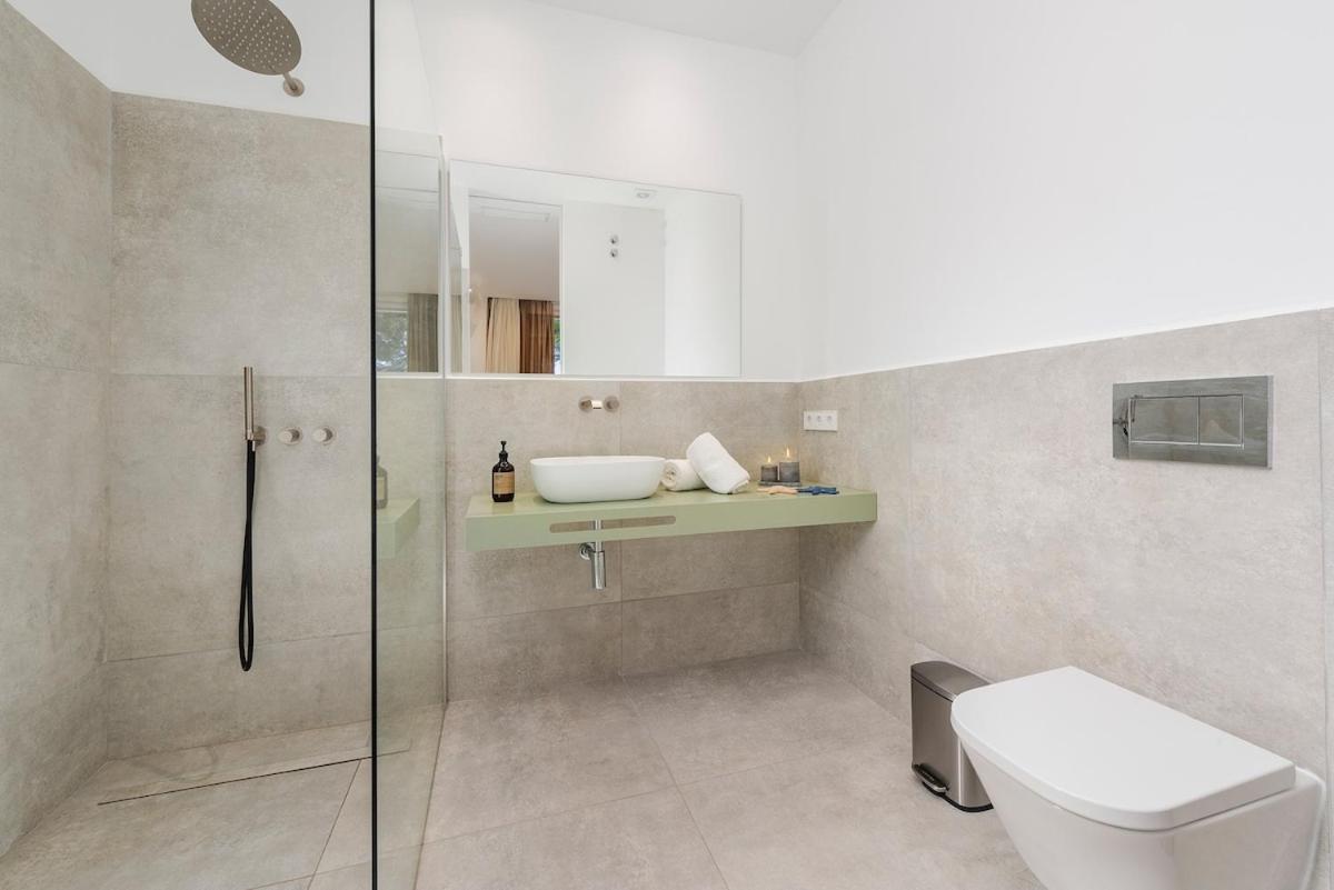 Ferienhaus Villamar - Stunning Beachfront With Private Pool *