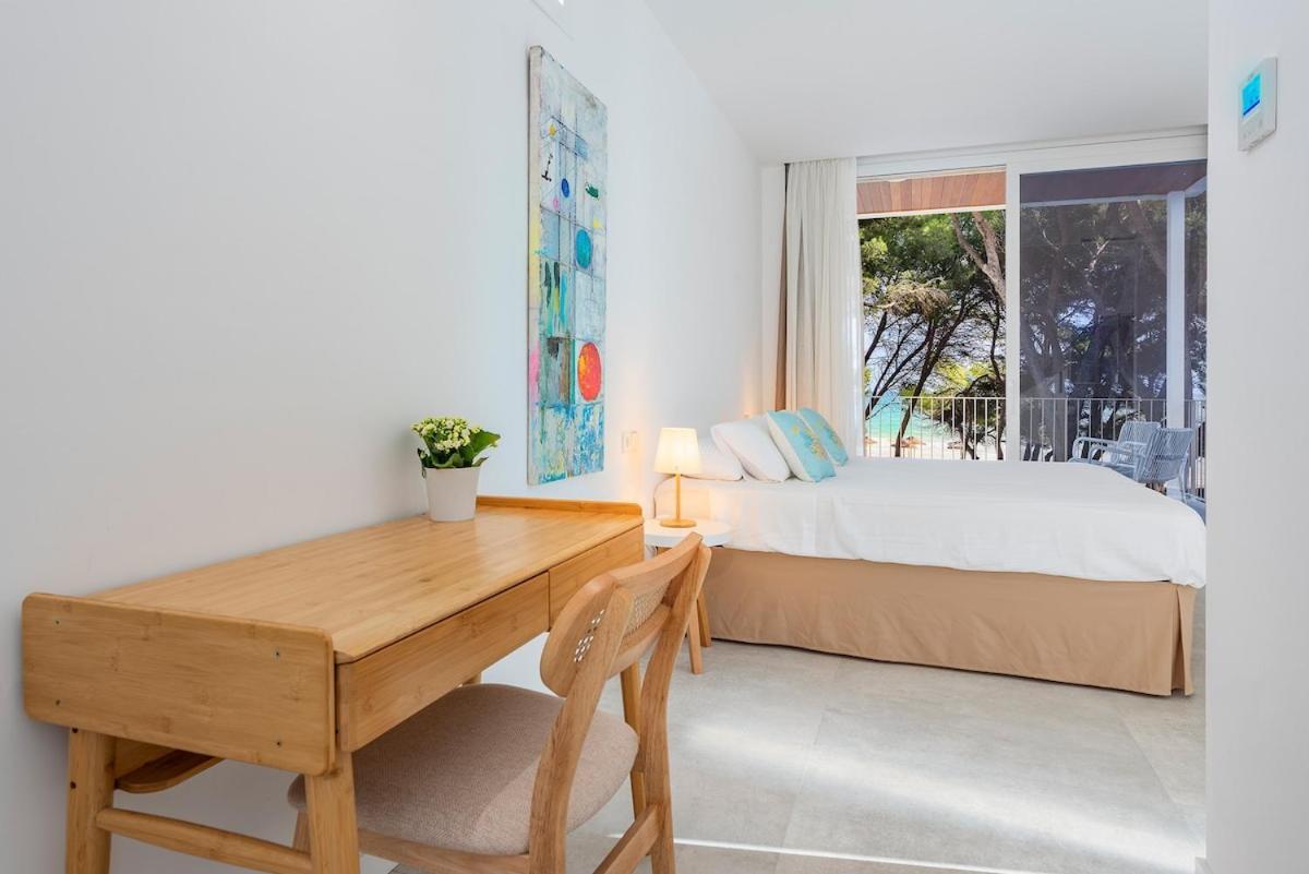Villamar - Stunning Beachfront With Private Pool Port d'Alcúdia