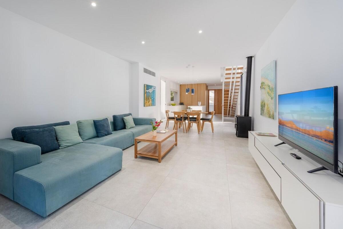 Villamar - Stunning Beachfront With Private Pool Ferienhaus Port d'Alcúdia
