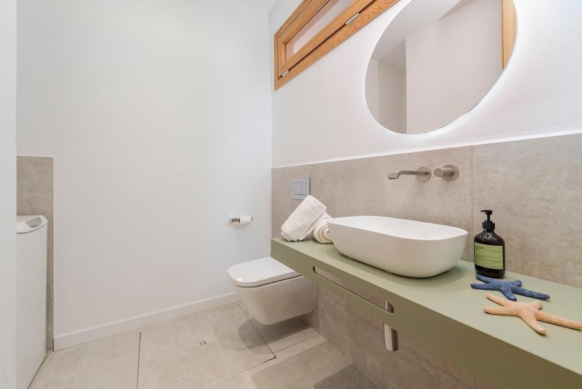 Villamar - Stunning Beachfront With Private Pool